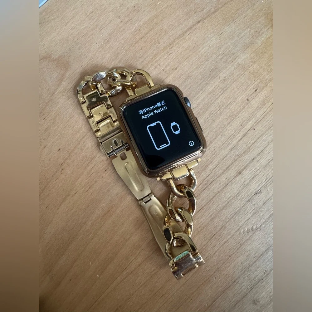 Apple Watch Series 3 with Gold Chain Band Bundle